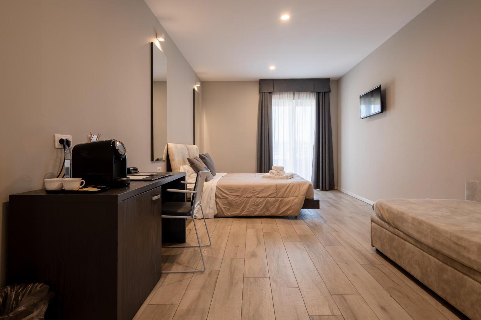 Aurora Aparthotel