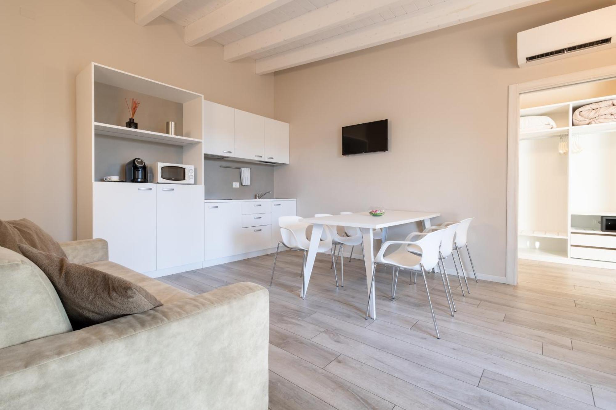 Aparthotel Aurora 3*