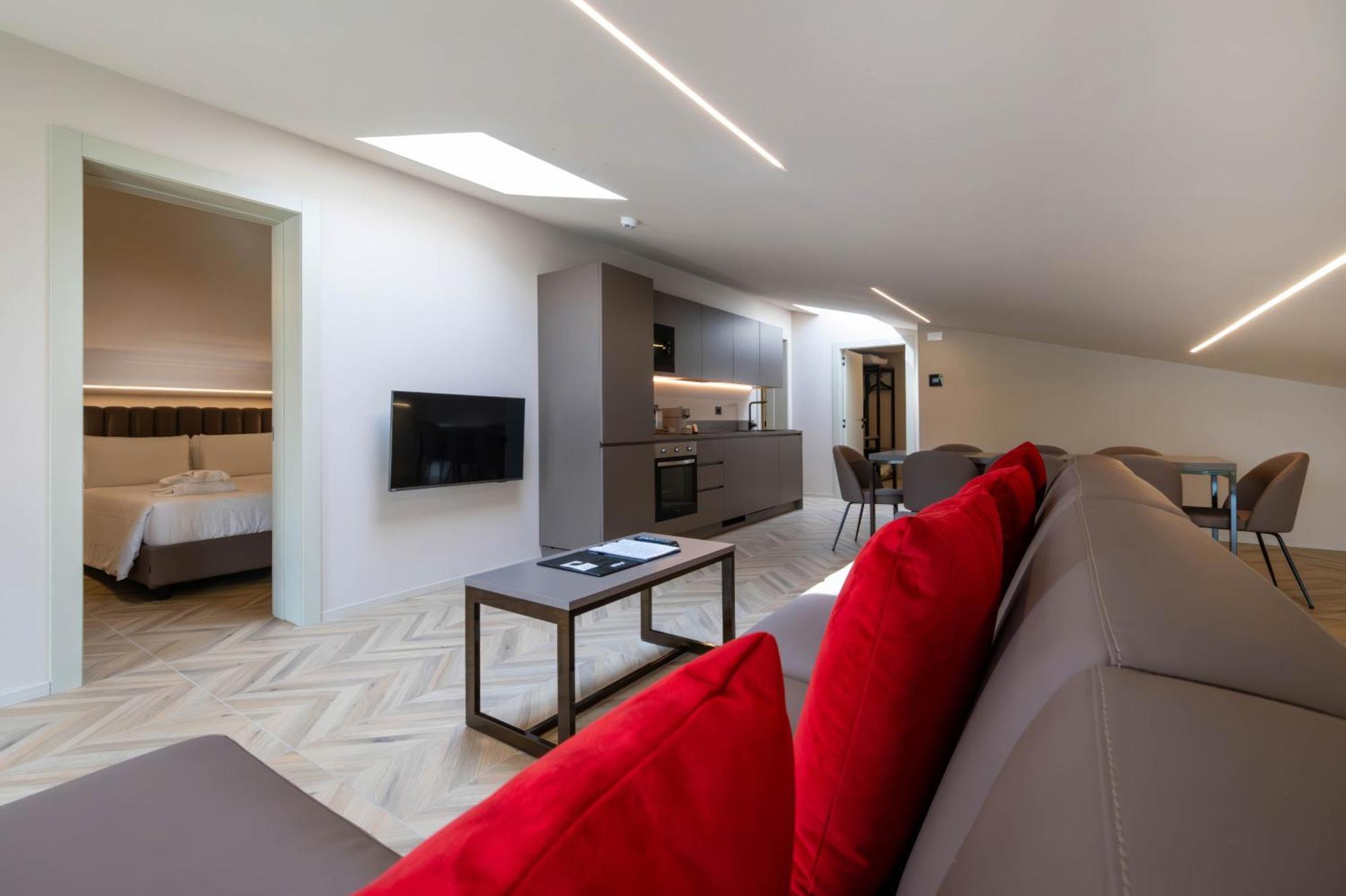 Aurora Aparthotel 3*